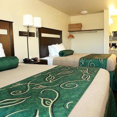 Travelodge By Wyndham Clinton Valley West Court Eksteriør billede
