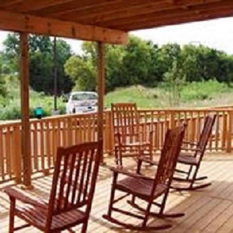 Travelodge By Wyndham Clinton Valley West Court Eksteriør billede