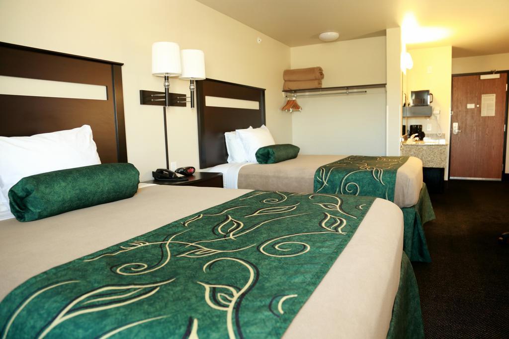Travelodge By Wyndham Clinton Valley West Court Eksteriør billede